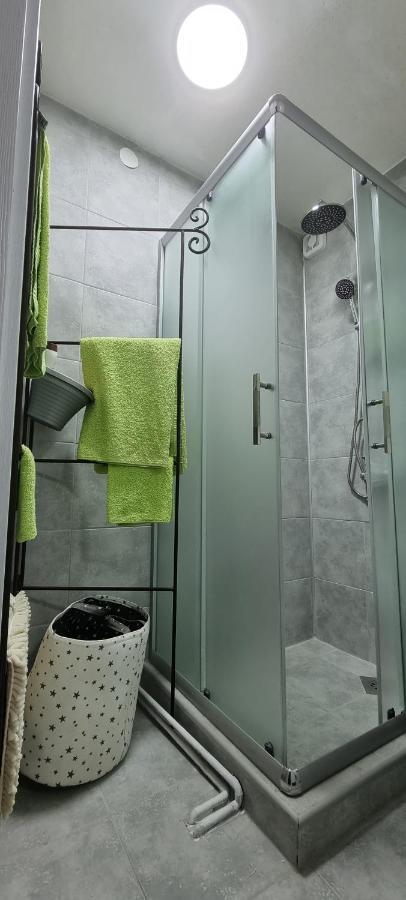 Guest Room At Number Nine 奥赫里德 外观 照片